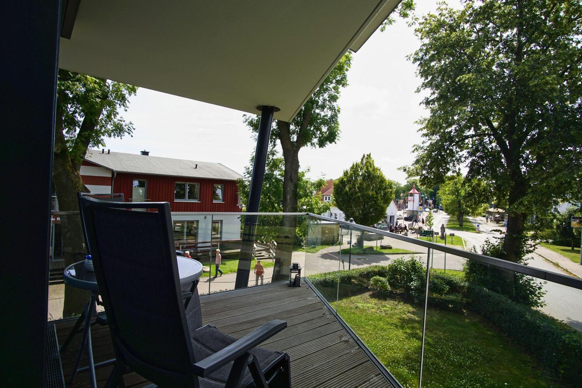 Haus Hafenkieker Fewo 08 - Balkon, Hafenblick Putbus Exterior photo